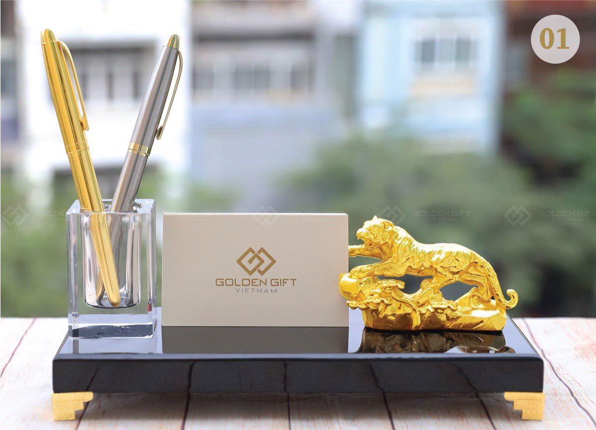 Tượng Hổ vàng vượng cát mẫu 01 do Golden Gift chế tác được mạ vàng thật bằng phương pháp điện phân.