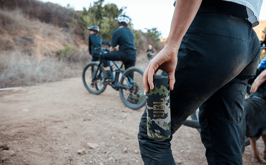 JBL Flip 7 giúp bạn tận hưởng đến 16 giờ chơi nhạc 